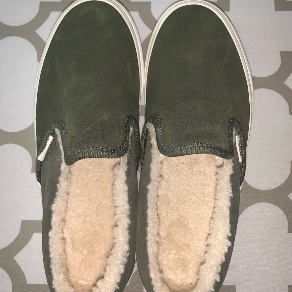 Vans suede fleece slip ons